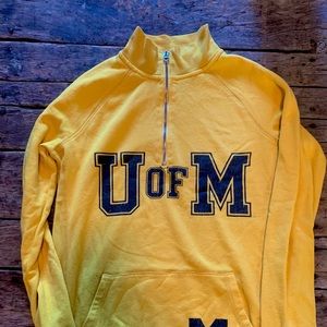 VS Pink Collegiate U of M Quarter Zip